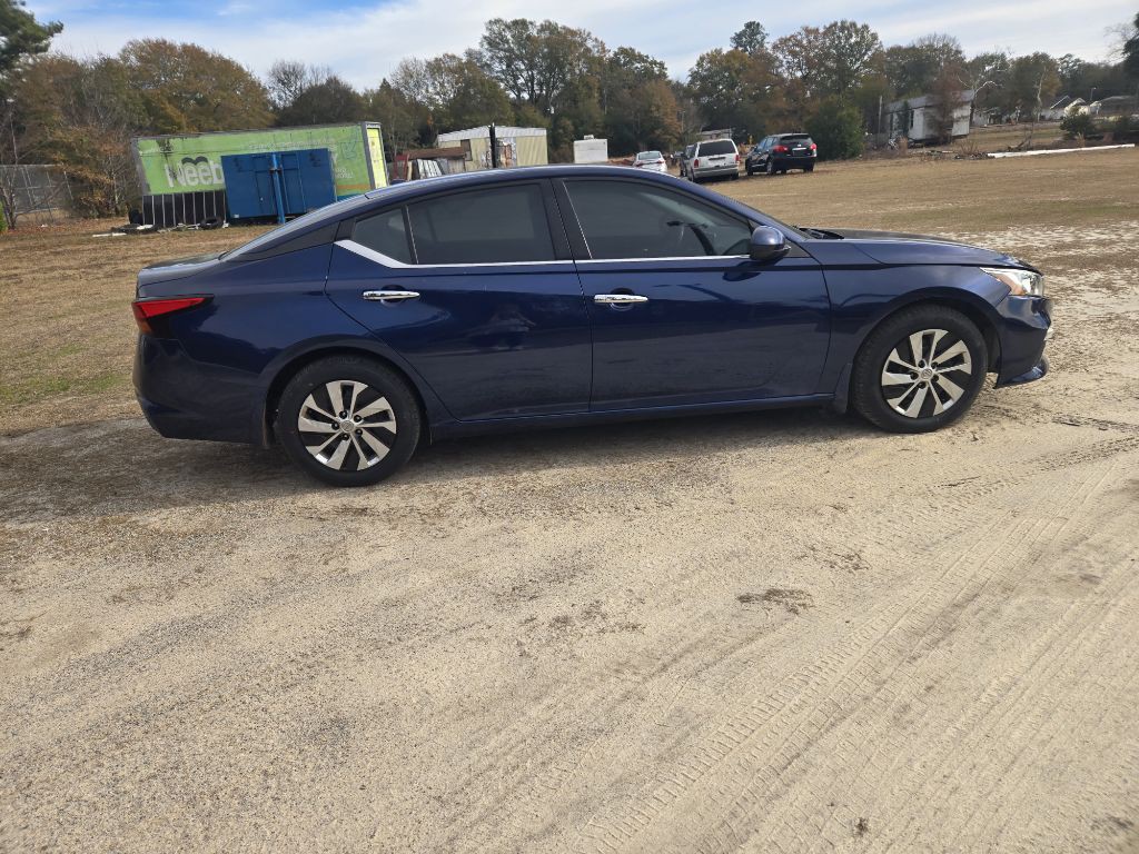 2020 Nissan Altima Image 4