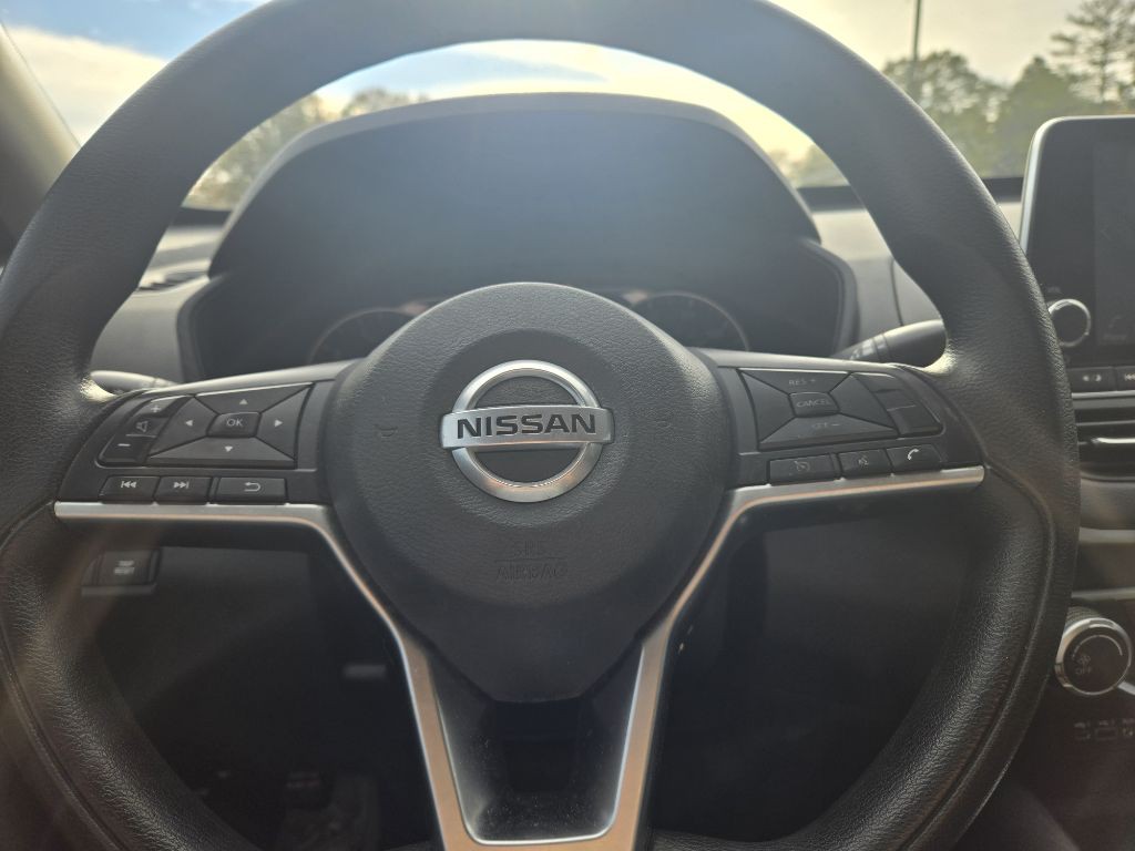 2020 Nissan Altima Image 10