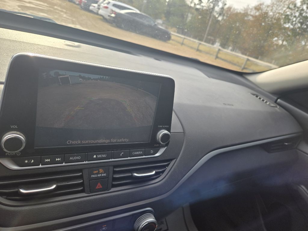 2020 Nissan Altima Image 8