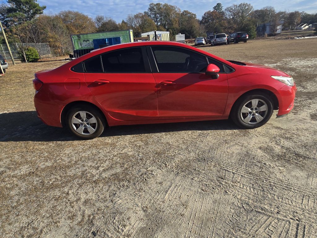 2018 Chevrolet Cruze Image 2