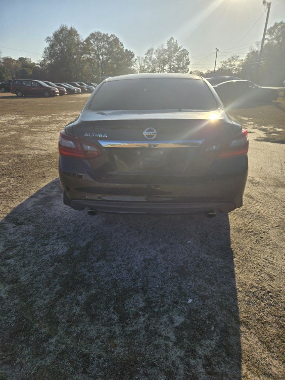 2018 Nissan Altima Image 2
