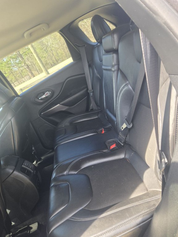 2019 Jeep Cherokee Image 6