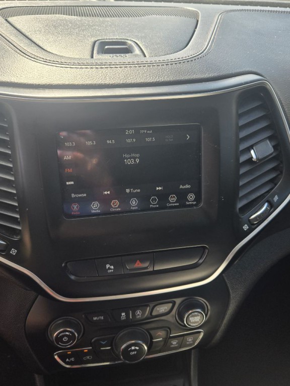 2019 Jeep Cherokee Image 9