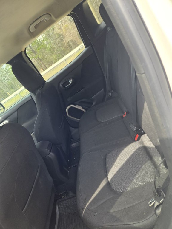 2015 Jeep Renegade Image 6