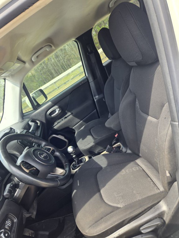 2015 Jeep Renegade Image 7