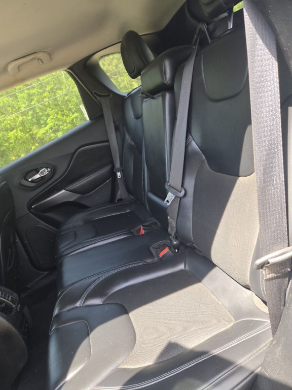 2020 Jeep Cherokee Image 6