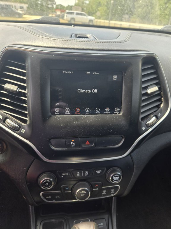 2020 Jeep Cherokee Image 8