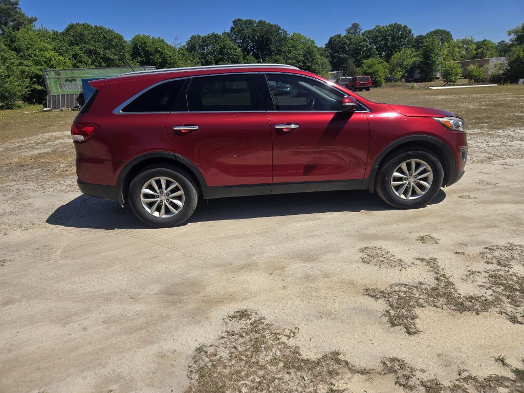 2017 Kia Sorento Image 2