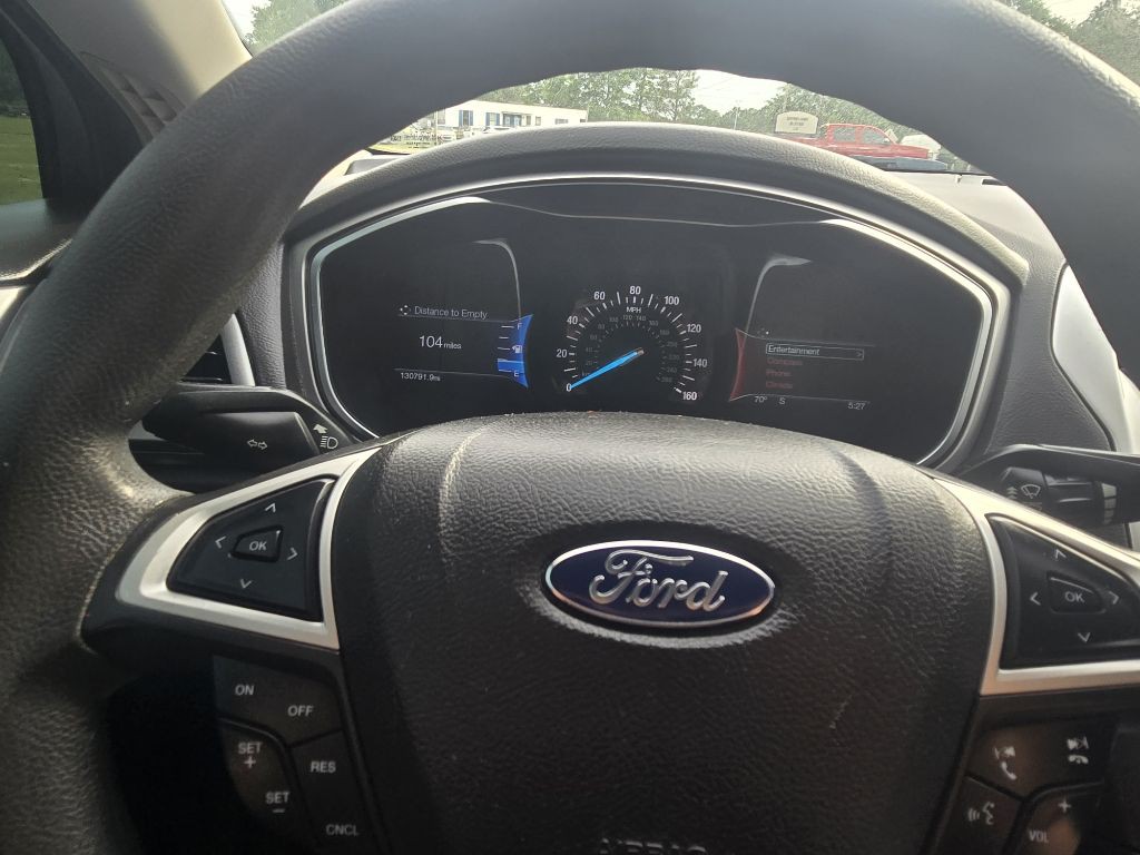 2016 Ford Fusion Image 11