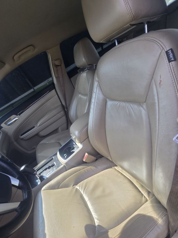 2011 Chrysler 300 Image 7