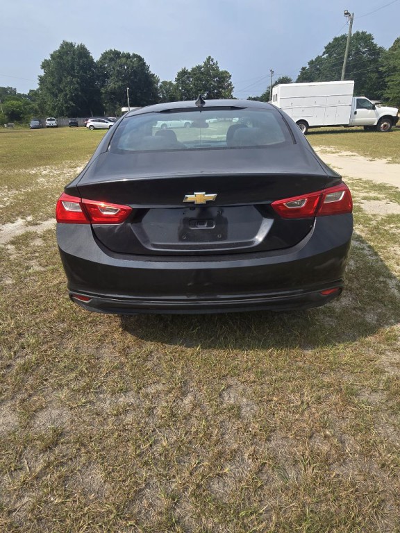 2017 Chevrolet Malibu Image 4