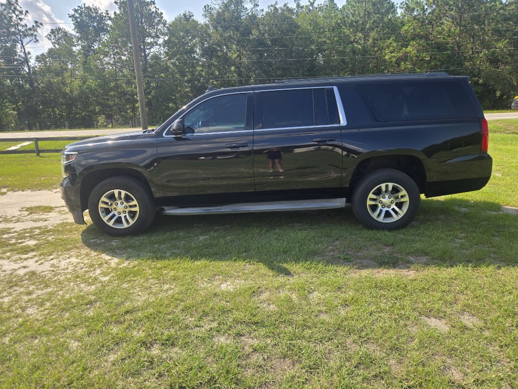 2015 Chevrolet Suburban Image 3