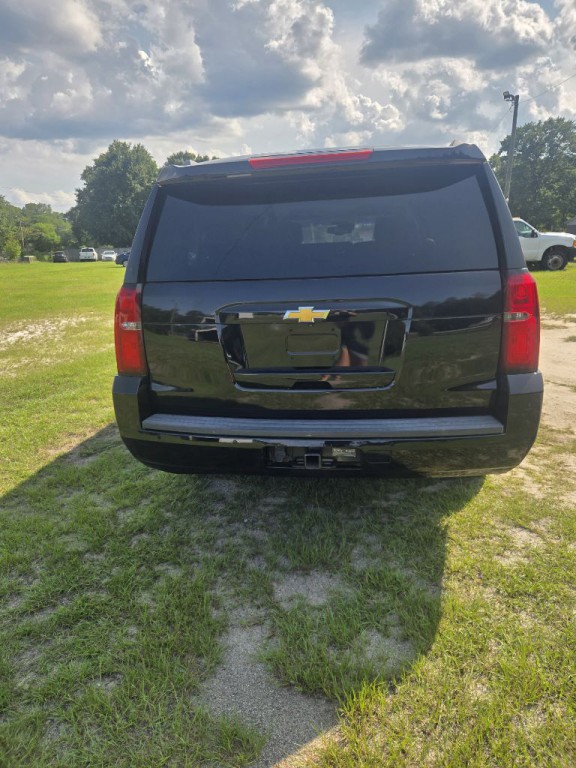 2015 Chevrolet Suburban Image 4