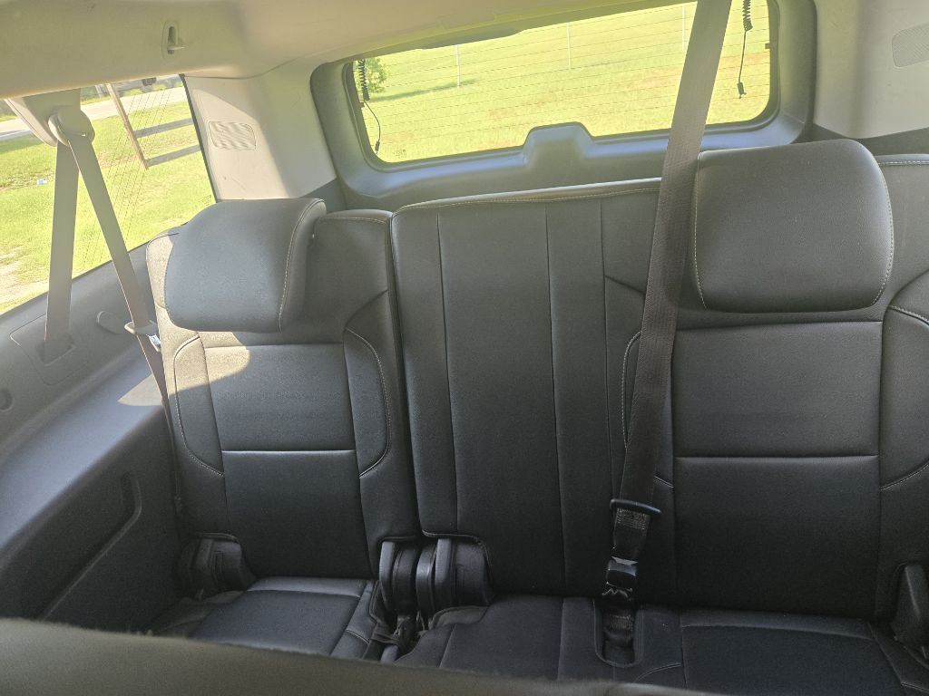 2015 Chevrolet Suburban Image 6