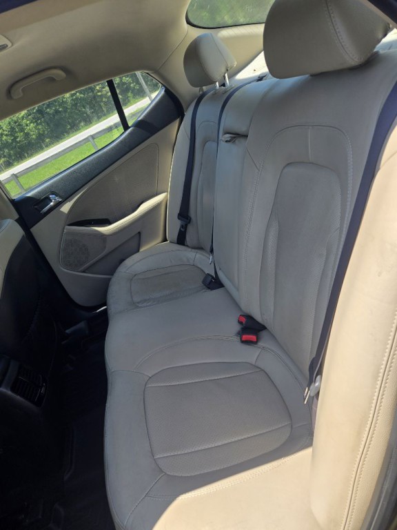 2011 Kia Optima Image 6