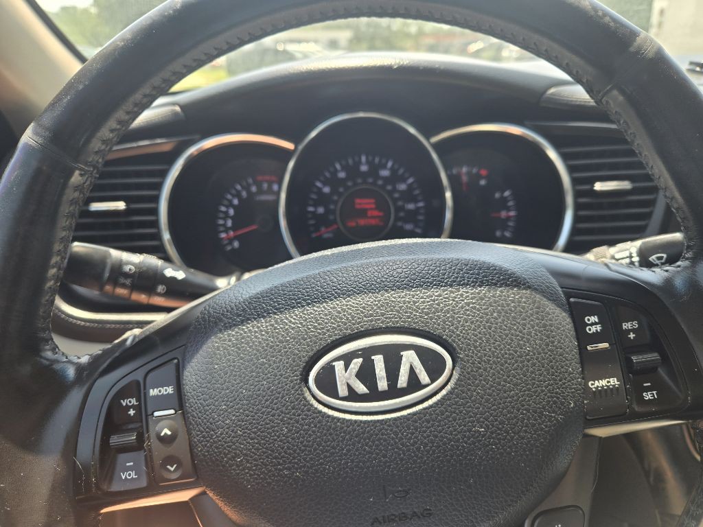 2011 Kia Optima Image 8