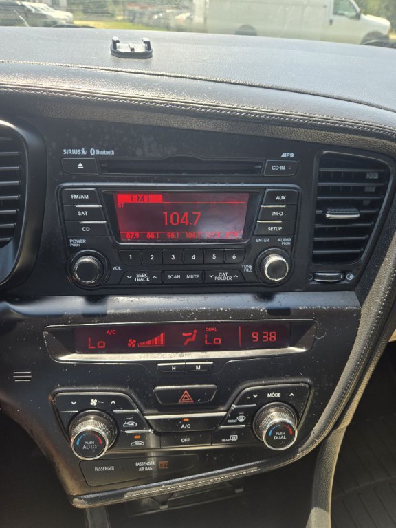 2011 Kia Optima Image 10