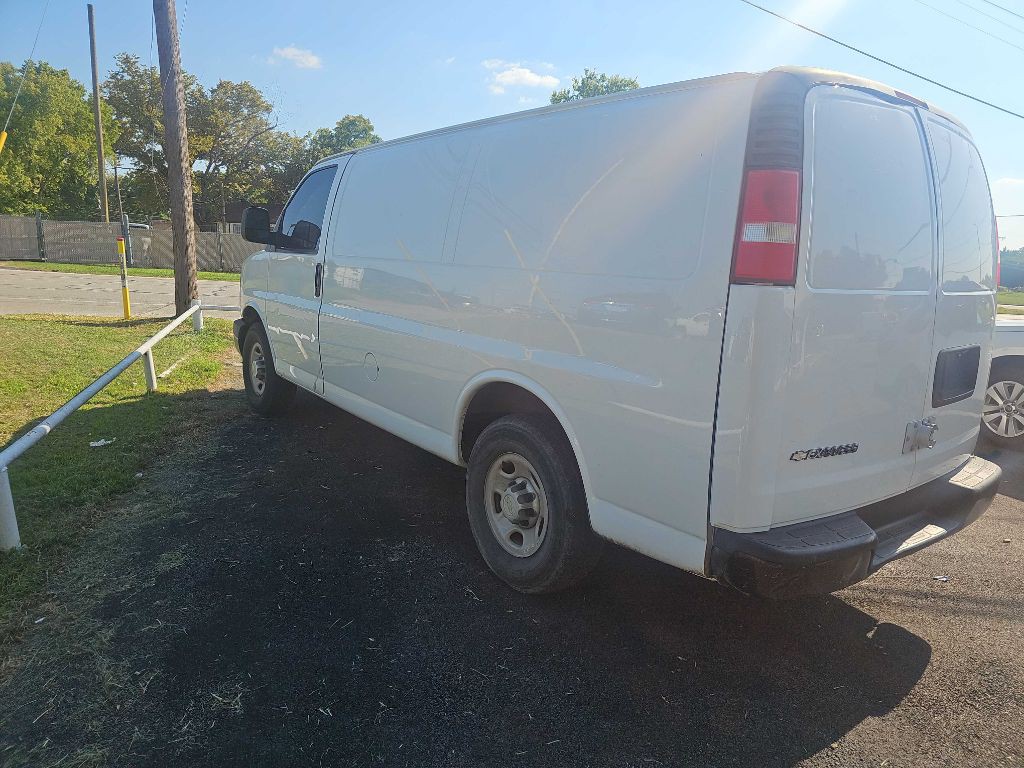 2014 Chevrolet Express Image 2
