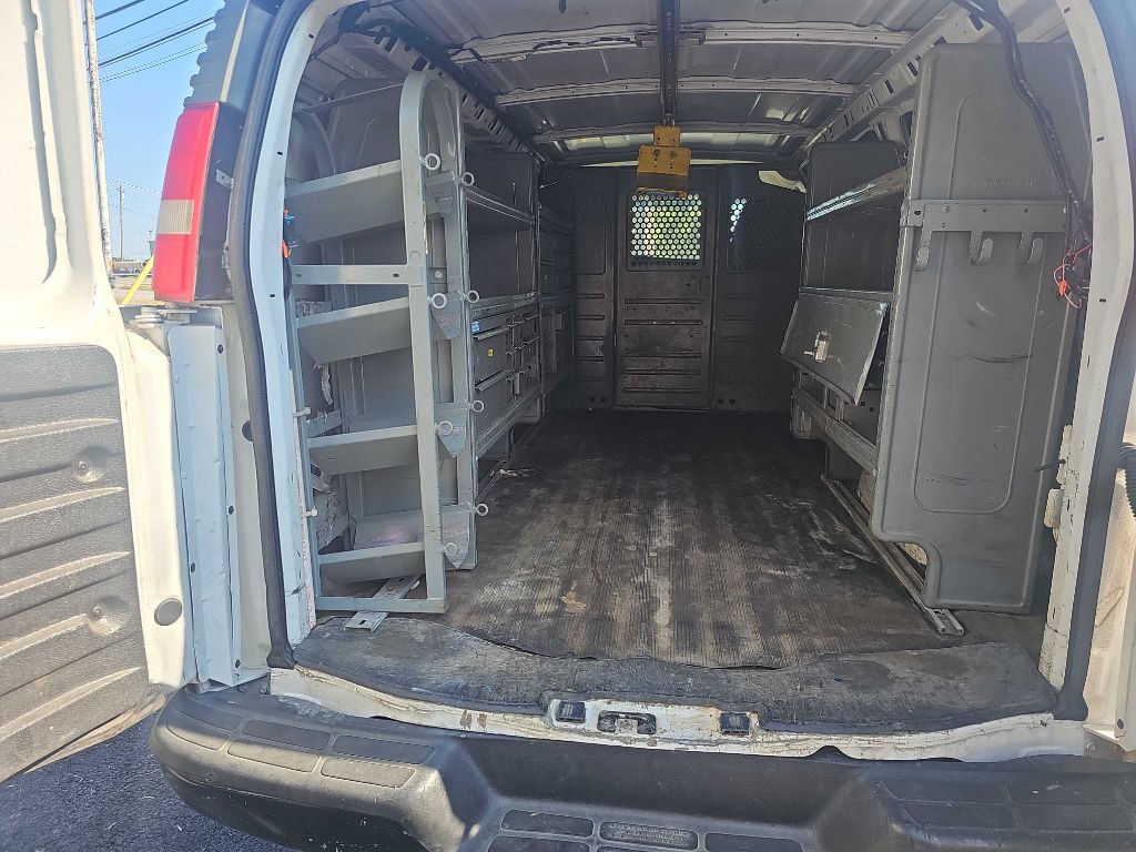 2014 Chevrolet Express Image 9