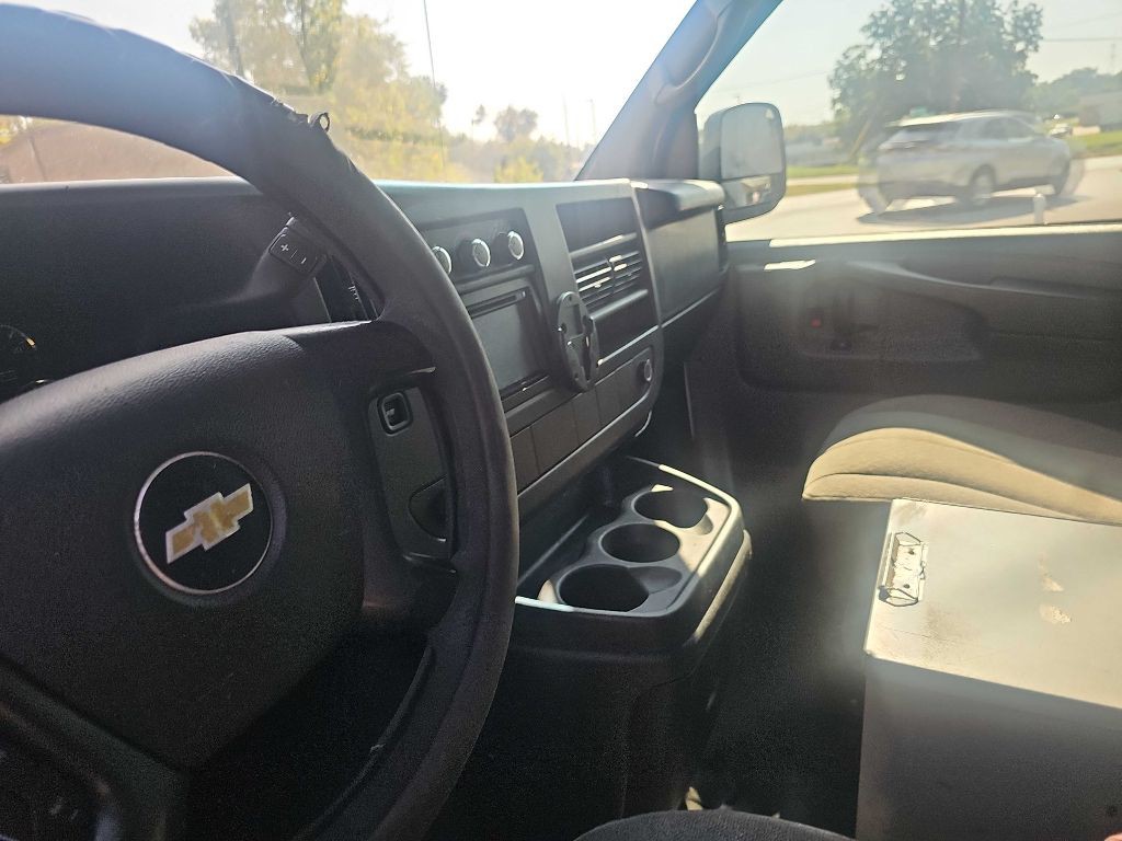 2014 Chevrolet Express Image 10