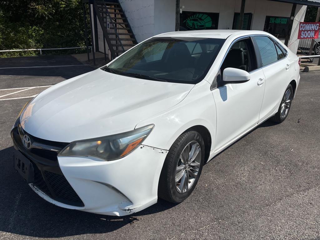 2016 Toyota Camry Image 1