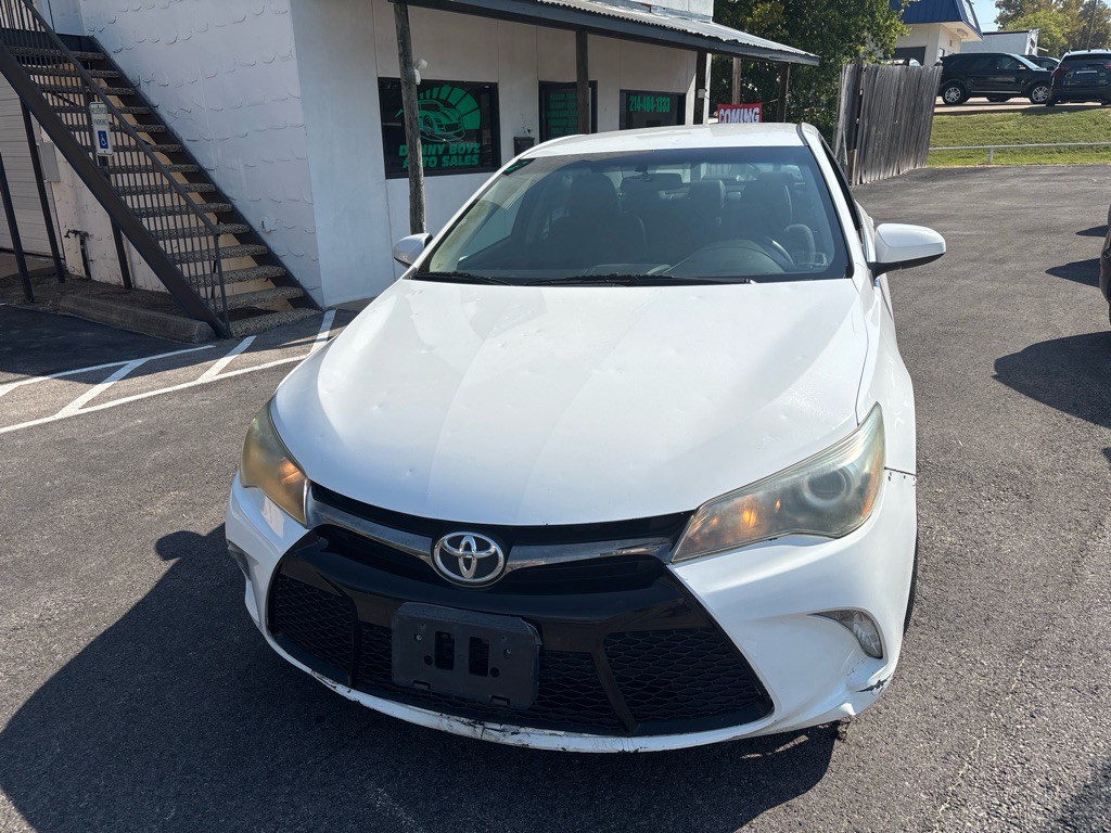 2016 Toyota Camry Image 7