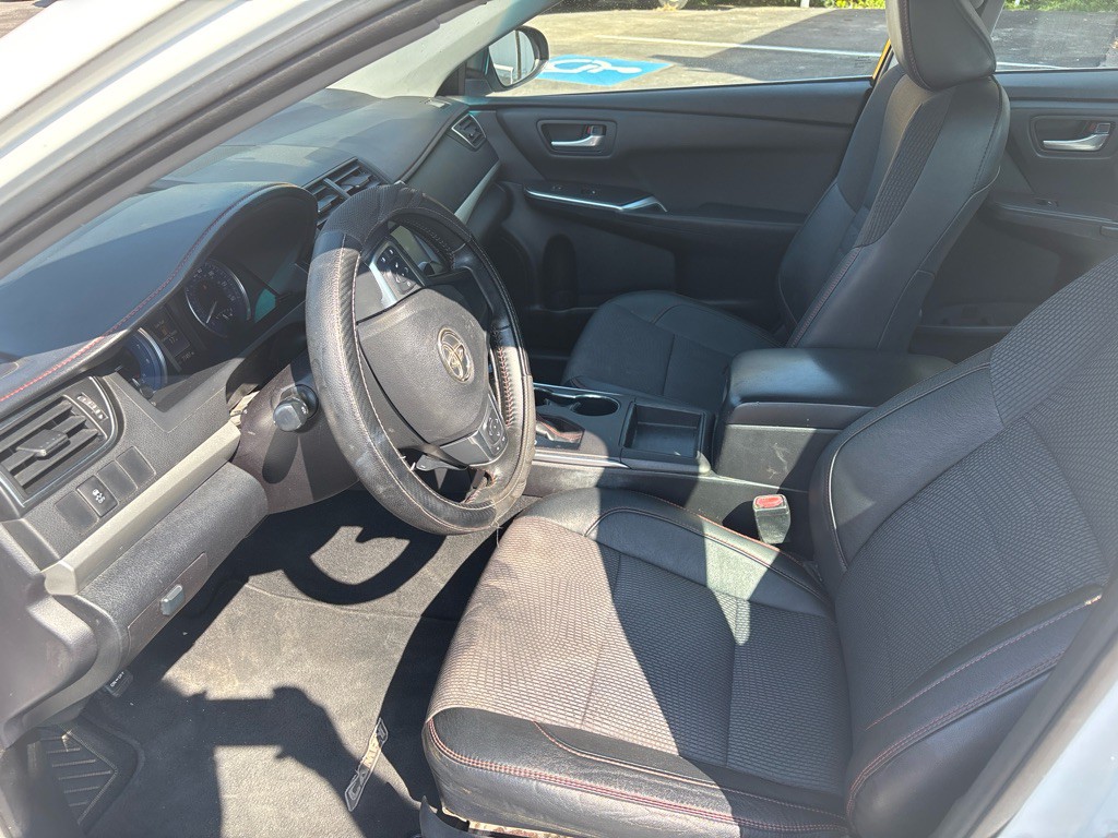 2016 Toyota Camry Image 8