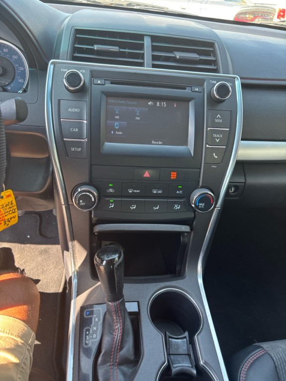 2016 Toyota Camry Image 9