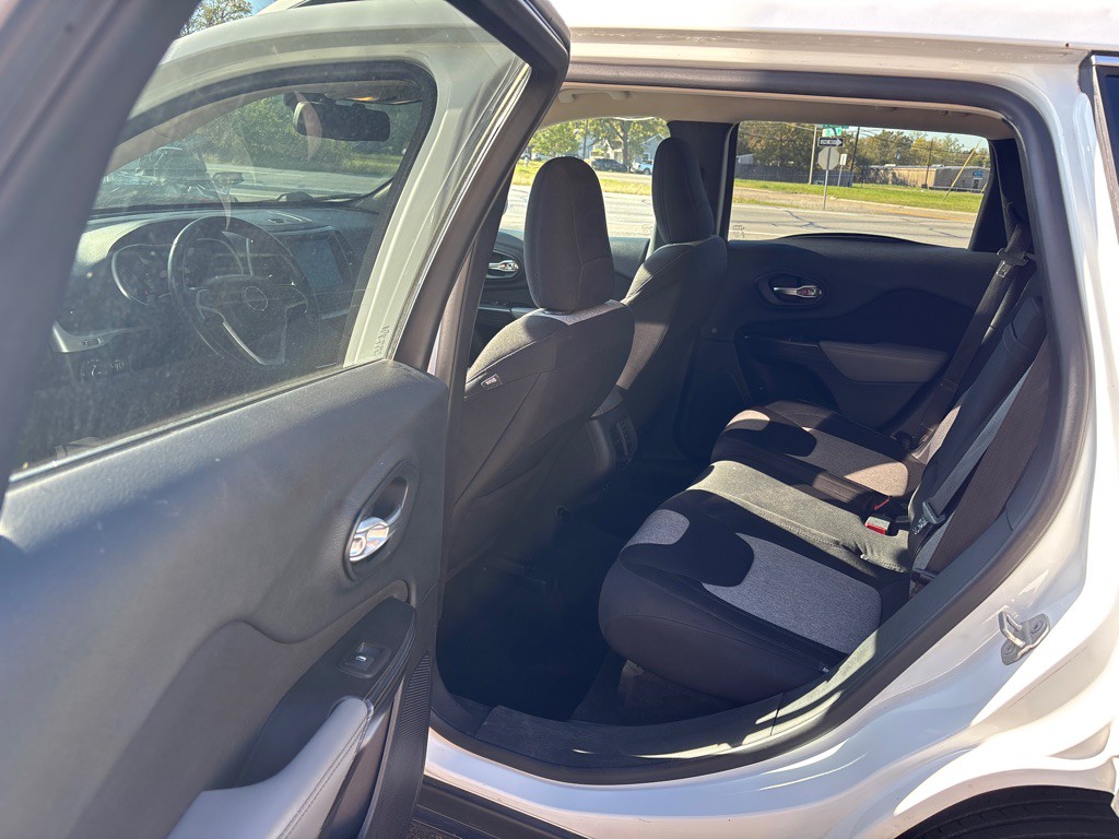 2014 Jeep Cherokee Image 8