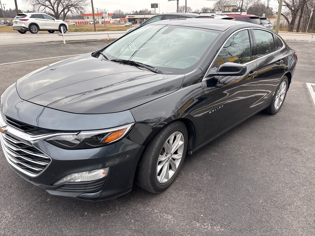 2020 Chevrolet Malibu Image 2
