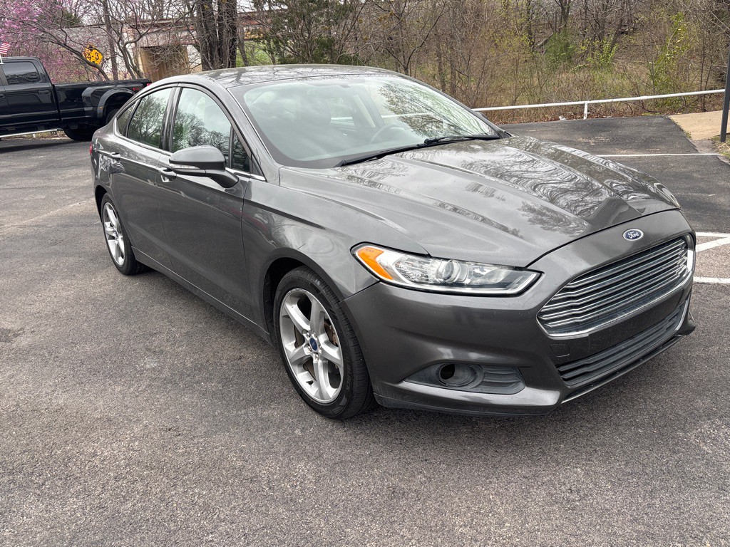 2015 Ford Fusion Image 2