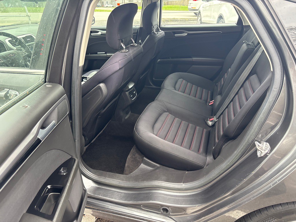 2015 Ford Fusion Image 18