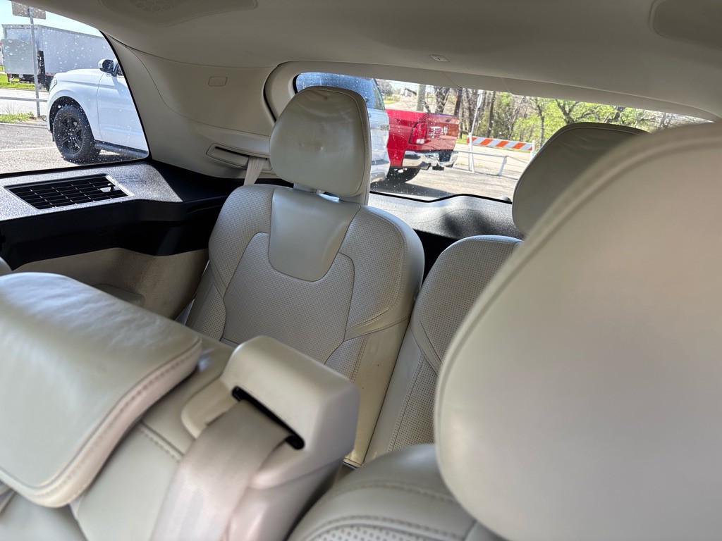 2016 Volvo XC90 Image 9