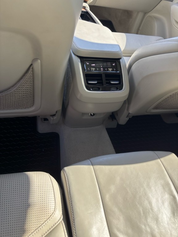 2016 Volvo XC90 Image 11