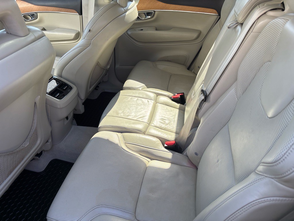 2016 Volvo XC90 Image 12