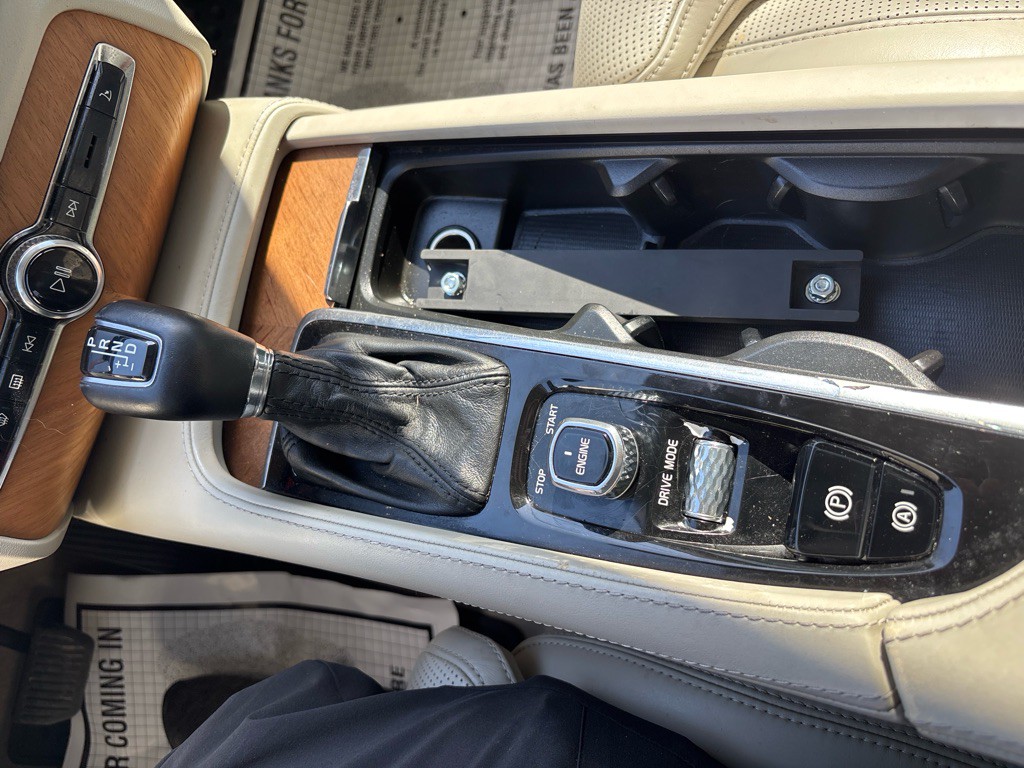 2016 Volvo XC90 Image 14