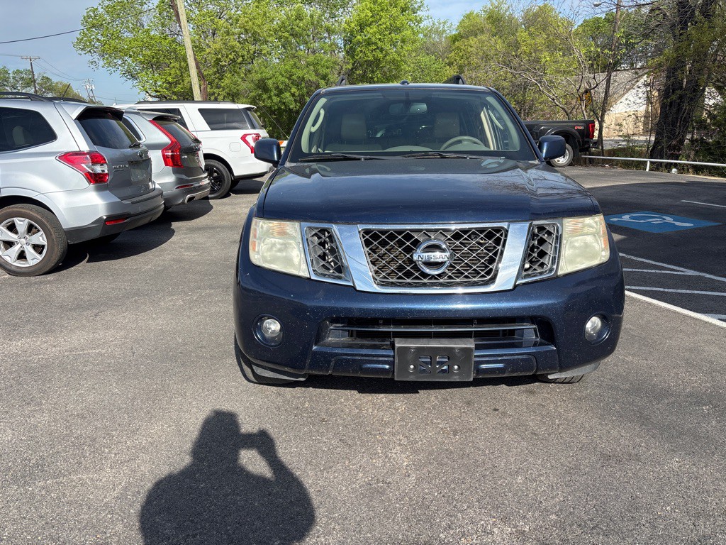 2011 Nissan Pathfinder Image 2