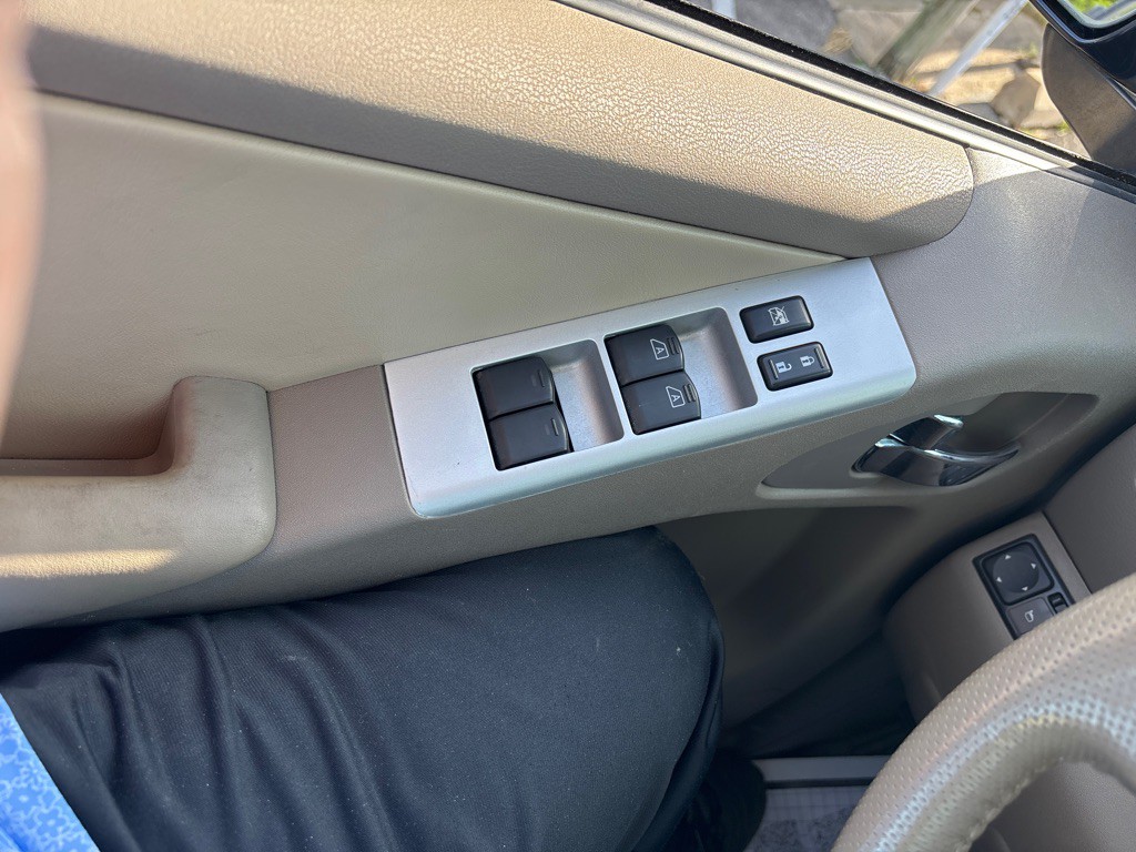 2011 Nissan Pathfinder Image 16