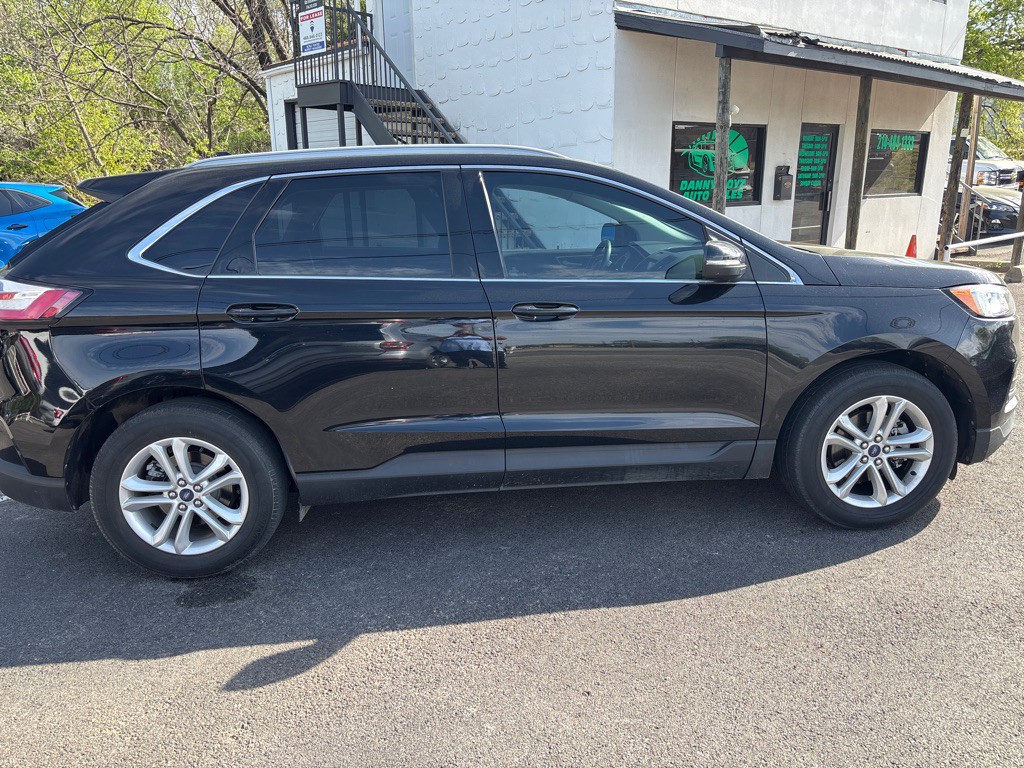 2020 Ford Edge Image 8