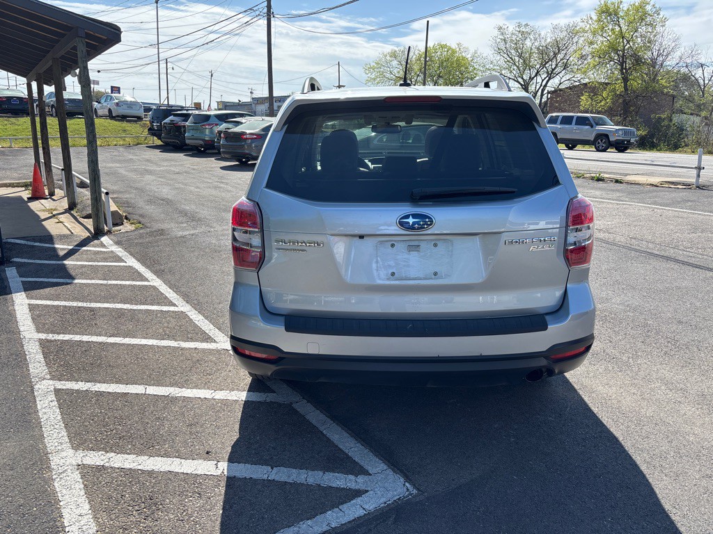 2015 Subaru Forester Image 6