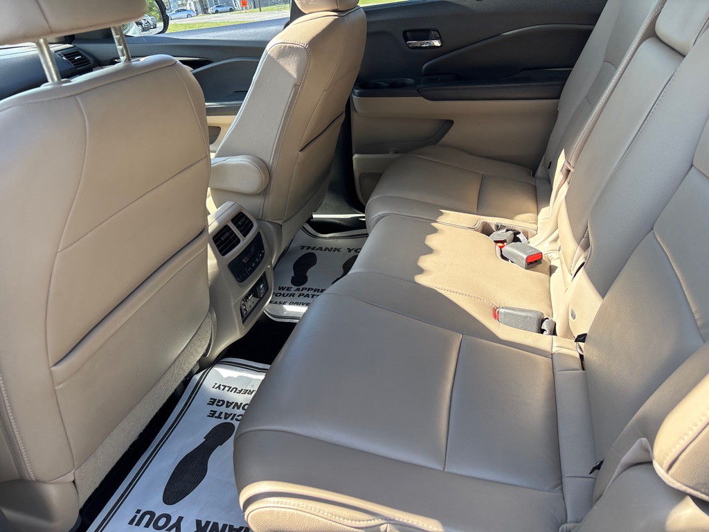 2016 Honda Pilot Image 11