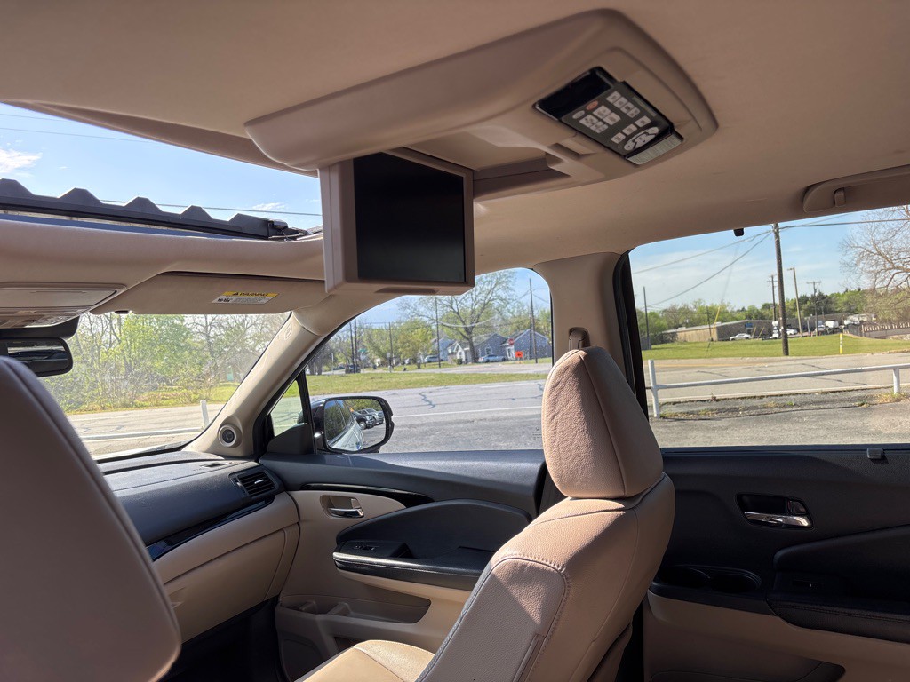 2016 Honda Pilot Image 13