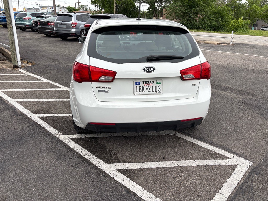 2011 Kia Forte Image 6