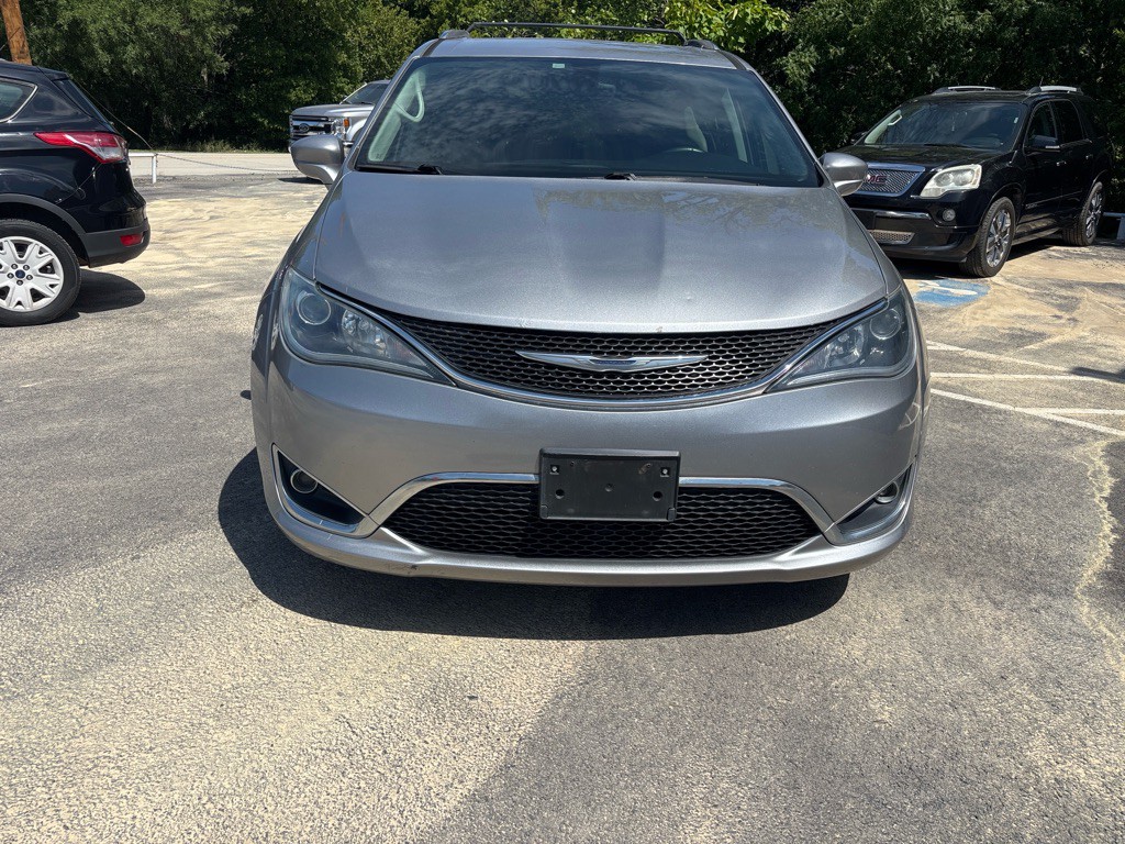 2017 Chrysler Pacifica Image 3