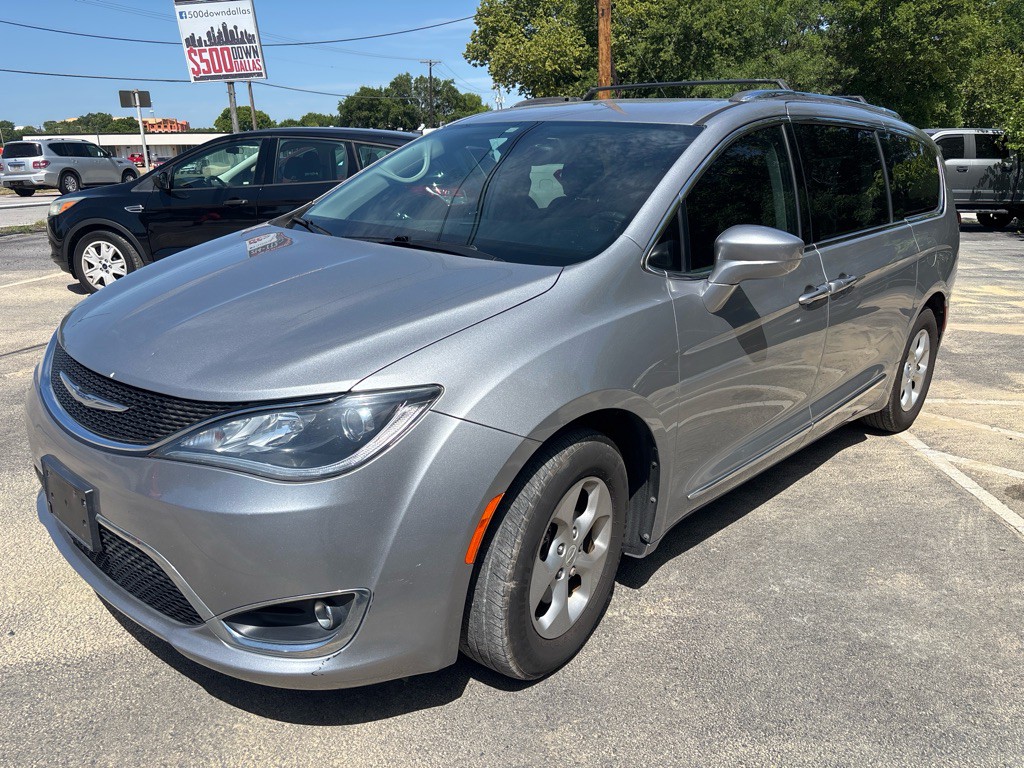 2017 Chrysler Pacifica Image 5