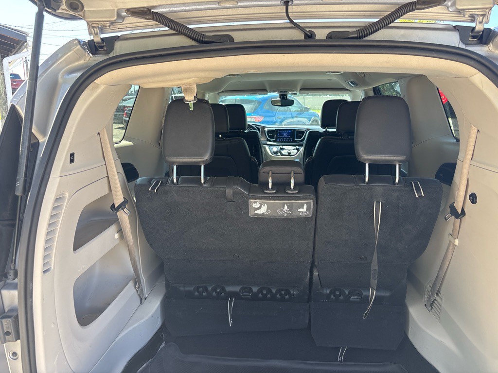 2017 Chrysler Pacifica Image 18