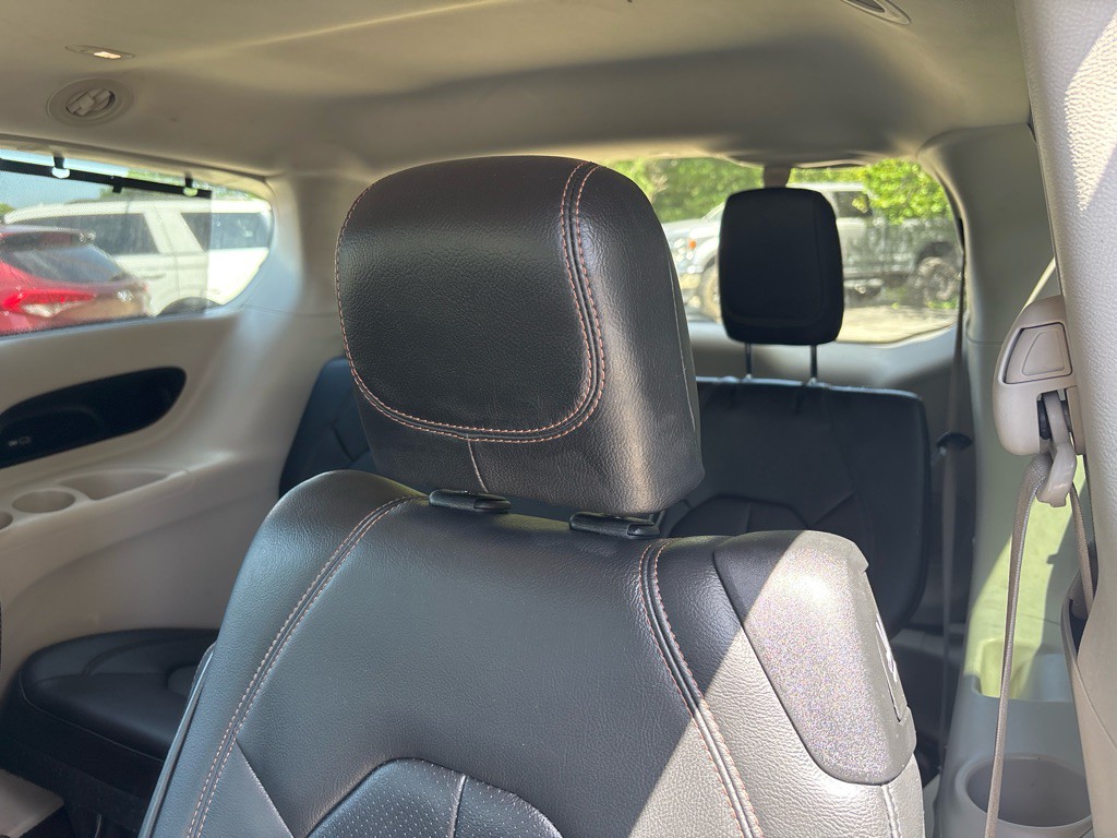 2017 Chrysler Pacifica Image 23