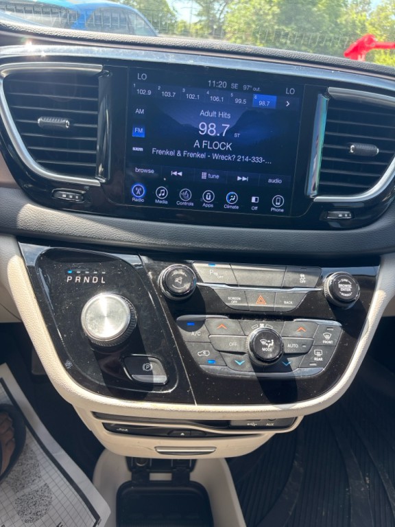 2017 Chrysler Pacifica Image 29