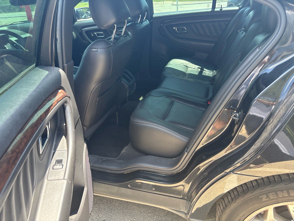2013 Ford Taurus Image 9