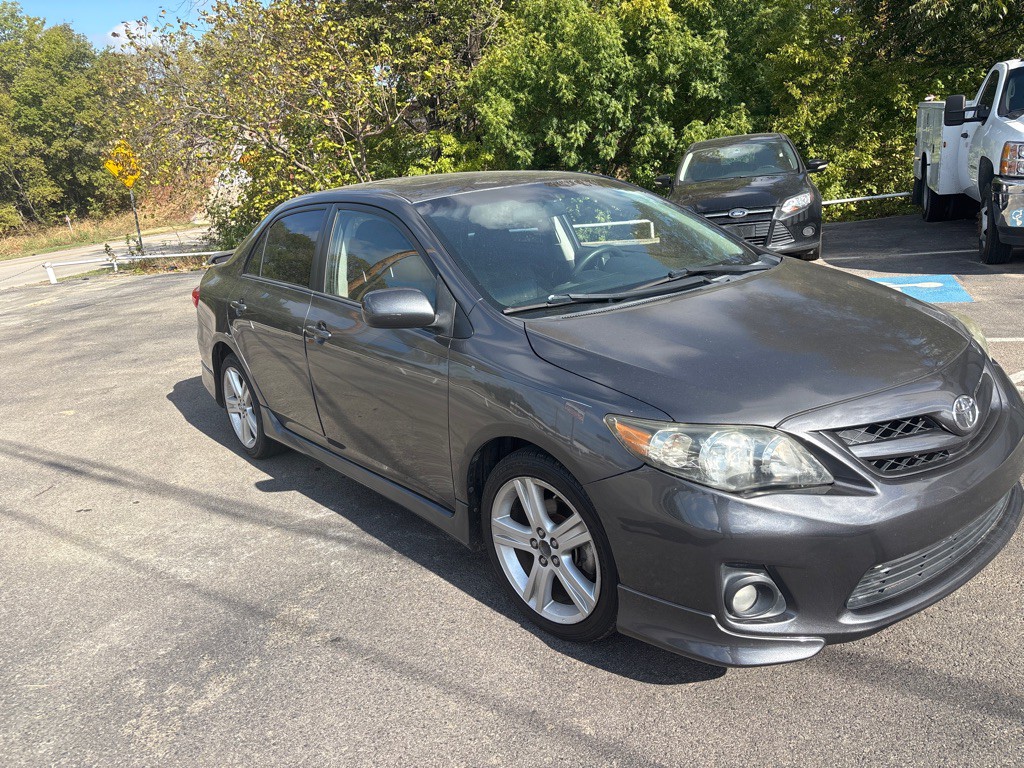 2013 Toyota Corolla Image 1